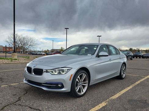 Used 2018 BMW 330i xDrive Sedan AWD/4WD image 8