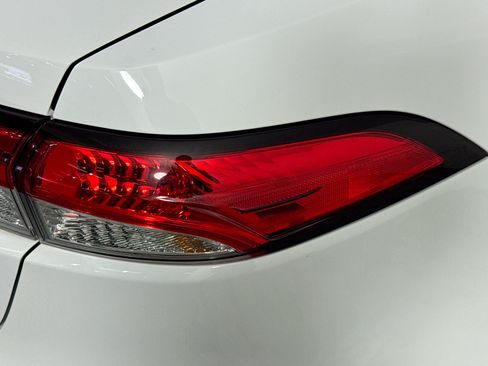 Used 2022 Toyota Corolla LE FWD image 32