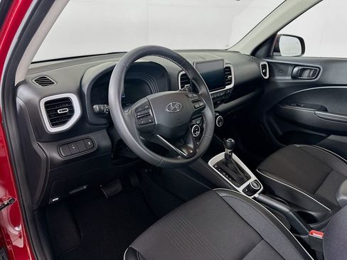 Certified 2023 Hyundai Venue Limited w/ Cargo Package image 9