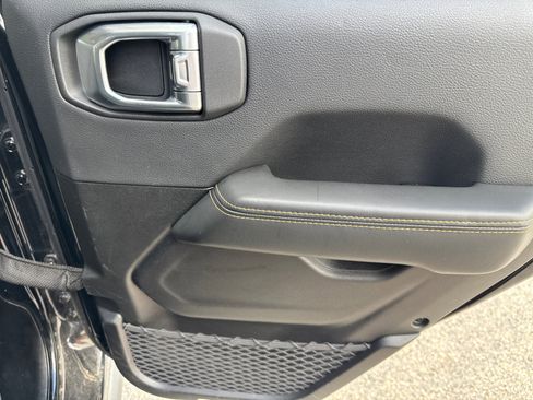 Used 2025 Jeep Wrangler Backcountry image 16