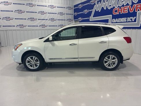 Used 2012 Nissan Rogue SV w/ Premium Pkg FWD image 3