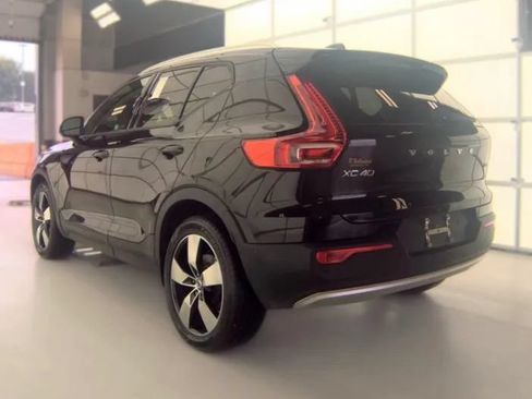 Used 2019 Volvo XC40 T5 Momentum AWD/4WD image 3