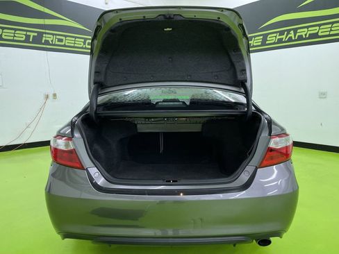 Used 2016 Toyota Camry XSE image 9