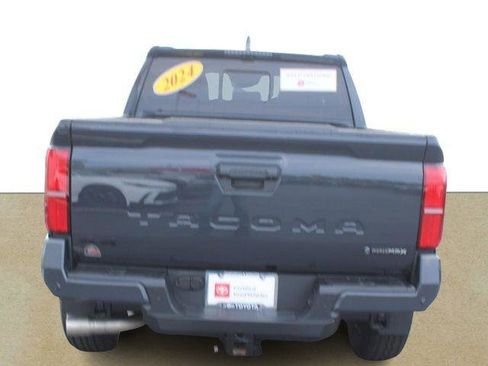 Certified 2024 Toyota Tacoma TRD Off-Road w/ TRD Off Road Premium Package AWD/4WD image 5