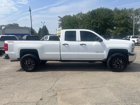 Used 2015 Chevrolet Silverado 2500 W/T AWD/4WD image 5