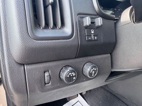 Used 2022 Chevrolet Colorado ZR2 w/ ZR2 Dusk Special Edition image 16