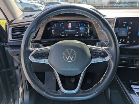 Used 2024 Volkswagen Atlas SE AWD/4WD image 19