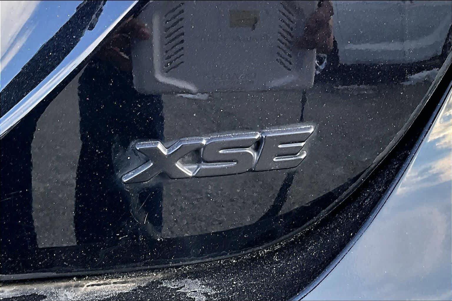 Used 2022 Toyota Camry XSE FWD image 10