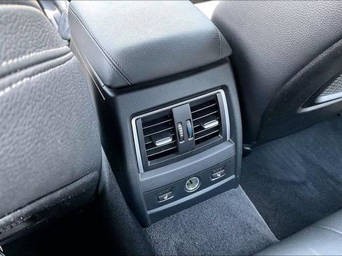 Used 2016 BMW 340i Sedan RWD image 10