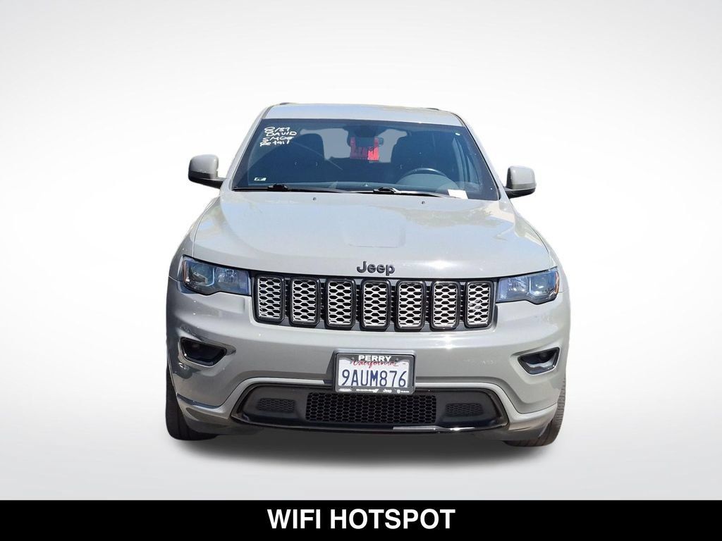 Used 2022 Jeep Grand Cherokee Laredo X RWD image 4