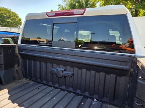 Used 2021 Chevrolet Silverado 1500 LT w/ Convenience Package II AWD/4WD image 7