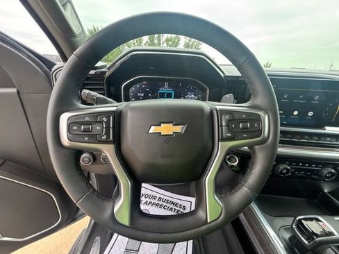 Used 2025 Chevrolet Silverado 1500 LTZ AWD/4WD image 3