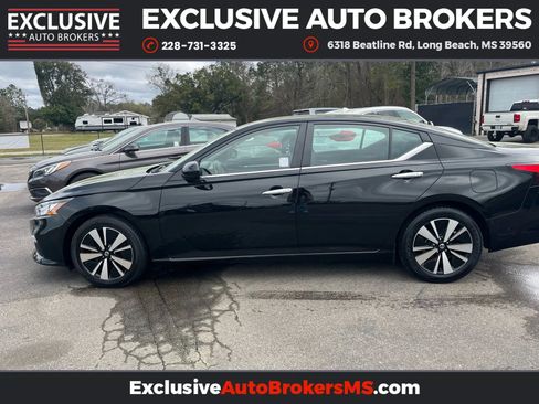 Used 2022 Nissan Altima 2.5 SV image 2