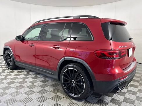 Used 2022 Mercedes-Benz GLB 250 image 4