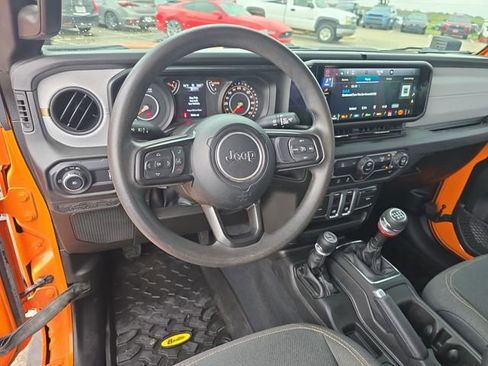 Used 2025 Jeep Wrangler Sport image 15