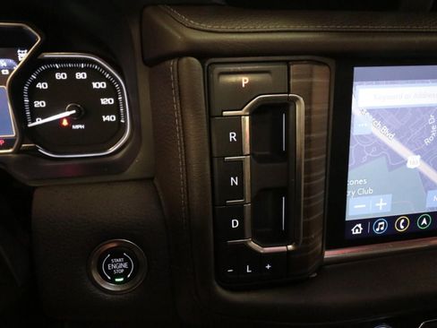 Used 2021 GMC Yukon XL Denali AWD/4WD image 10