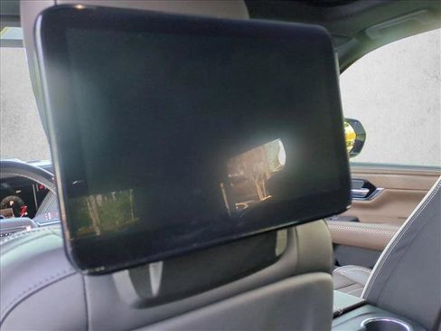 Used 2025 GMC Yukon Denali Ultimate image 18