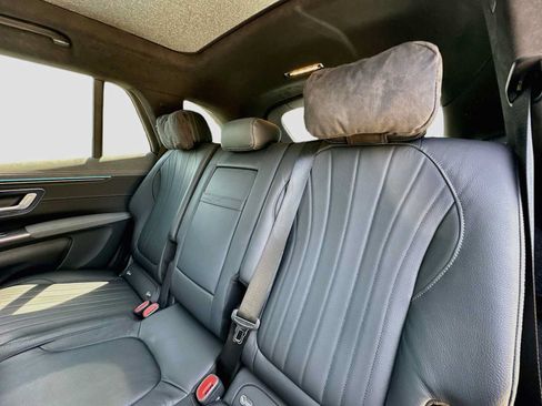 Used 2023 Mercedes-Benz EQS 580 4MATIC SUV w/ Acoustic Comfort Package image 26