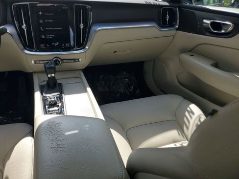 Used 2019 Volvo S60 T5 Momentum w/ Premium Package FWD image 15
