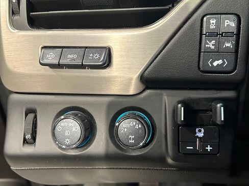 Used 2019 GMC Yukon Denali w/ Denali Ultimate Package AWD/4WD image 15