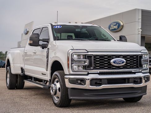 Certified 2024 Ford F350 Lariat image 1
