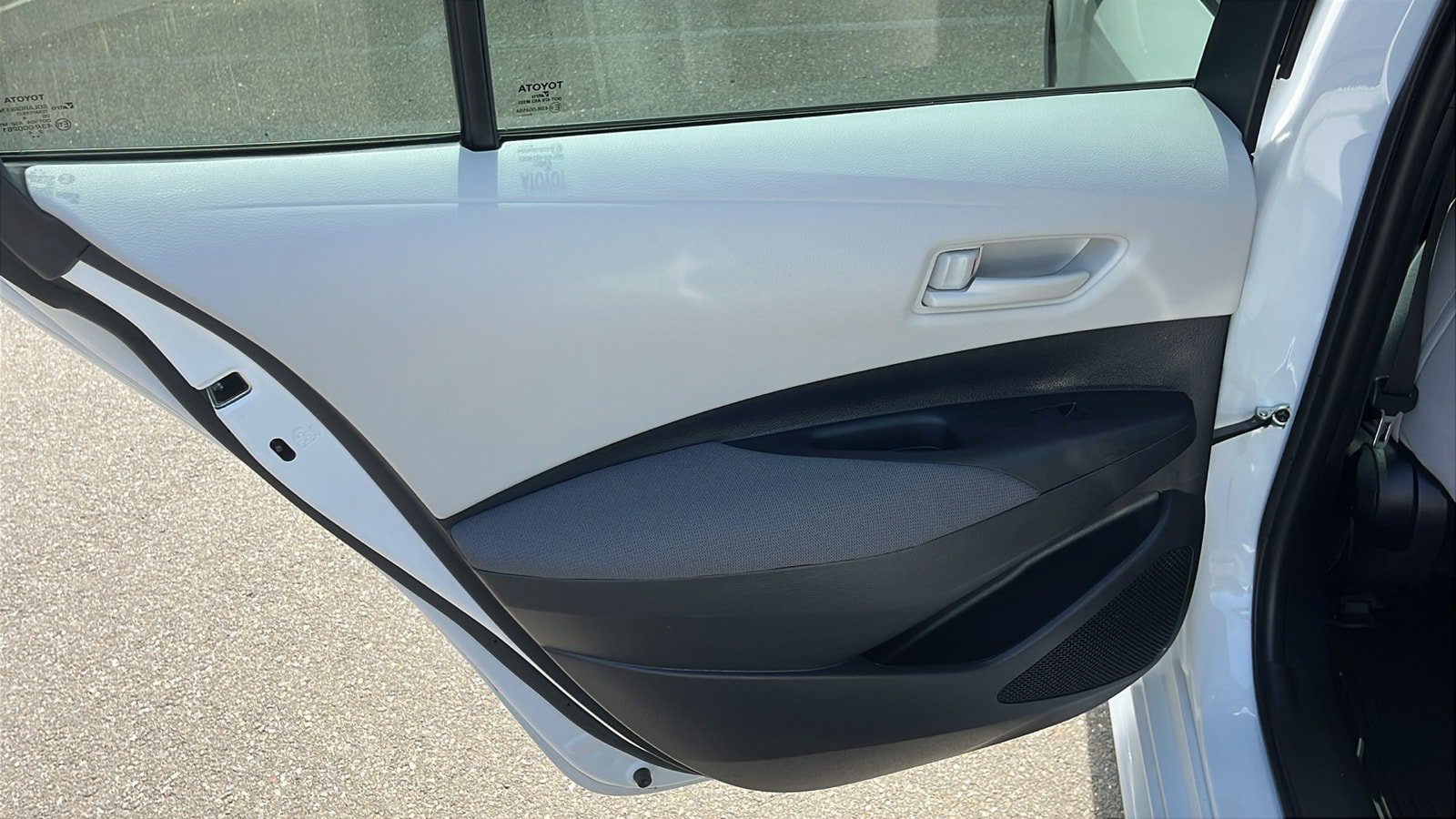 Used 2024 Toyota Corolla LE FWD image 21