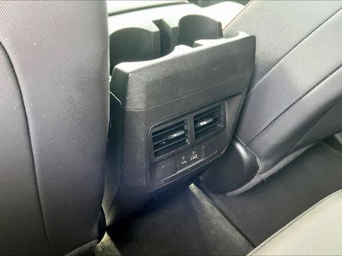 Used 2024 Chevrolet Colorado Z71 image 11