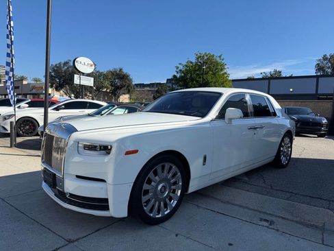 Used 2018 Rolls-Royce Phantom Sedan image 6