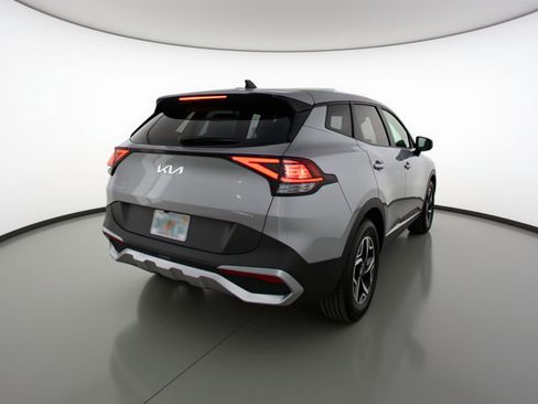 Used 2025 Kia Sportage LX image 7