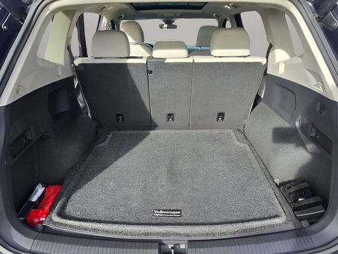 Used 2020 Volkswagen Tiguan SEL image 30