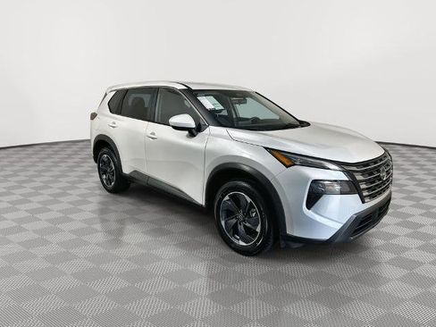 Certified 2025 Nissan Rogue SV FWD image 1