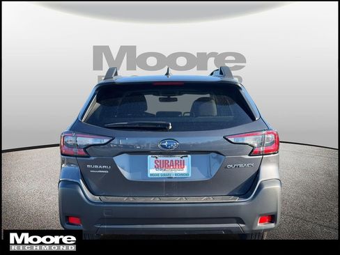 Used 2025 Subaru Outback Premium image 4