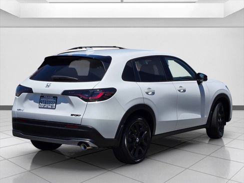 Certified 2025 Honda HR-V Sport image 5