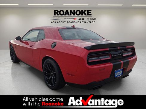 Used 2016 Dodge Challenger SRT Hellcat image 7