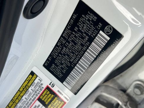 Used 2025 Toyota Camry LE FWD image 31