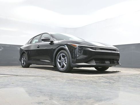 Used 2025 Kia K4 LXS image 45