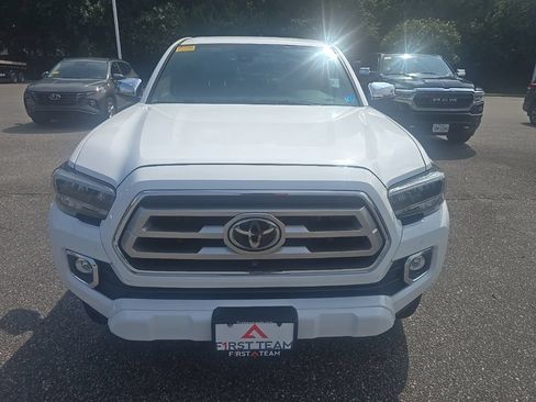 Used 2020 Toyota Tacoma Limited AWD/4WD image 2