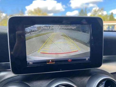 Used 2015 Mercedes-Benz C 300 4MATIC Sedan image 16