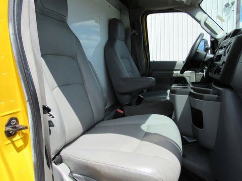 Used 2021 Ford E-350 and Econoline 350 Super Duty image 13