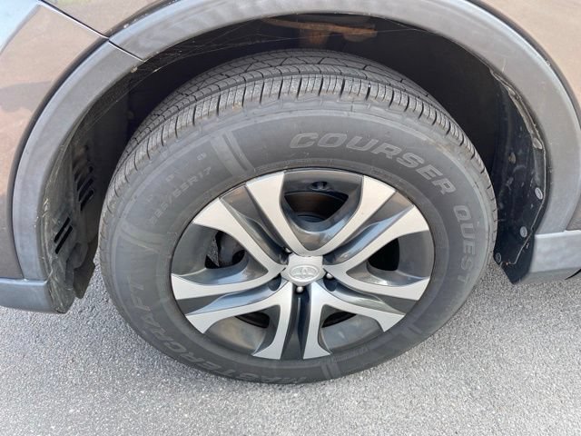 Used 2016 Toyota RAV4 LE AWD/4WD image 24