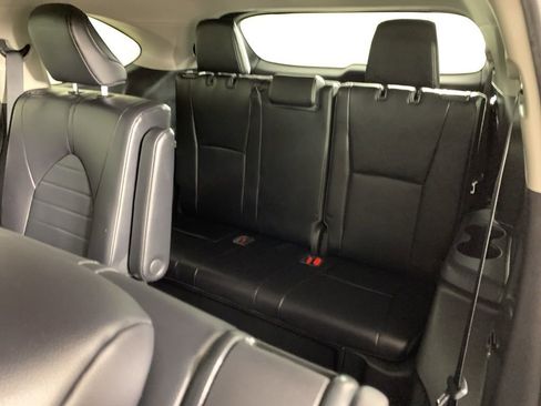 Used 2022 Toyota Highlander XLE image 34
