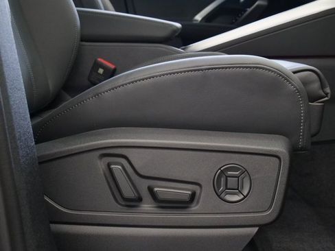 New 2025 Audi Q5 Prestige image 17