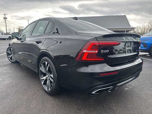 Used 2021 Volvo S60 T8 R-Design image 5