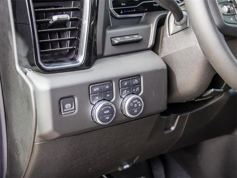New 2025 GMC Sierra 3500 Denali w/ Technology Package image 36