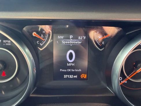 Used 2022 Jeep Gladiator Sport image 31