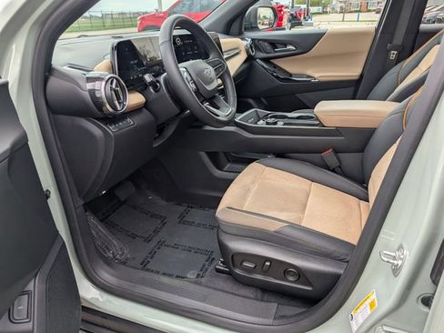 Used 2025 Chevrolet Equinox ACTIV w/ Safety and Technology Package AWD/4WD image 9