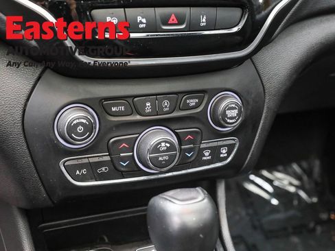 Used 2021 Jeep Cherokee Limited AWD/4WD image 20
