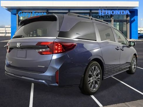 New 2026 Honda Odyssey Touring image 5