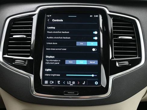Used 2023 Volvo XC90 B6 Plus w/ Protection Package Premier AWD/4WD image 18