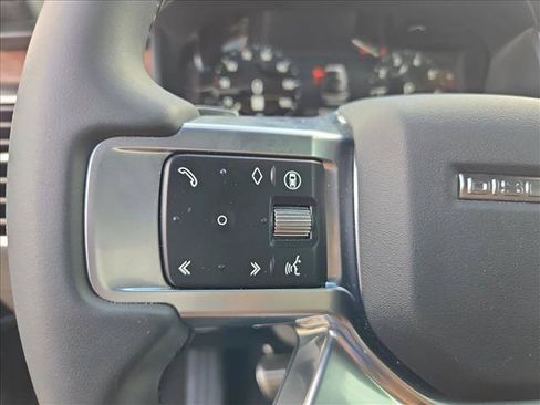 Certified 2025 Land Rover Discovery Dynamic SE AWD/4WD image 12
